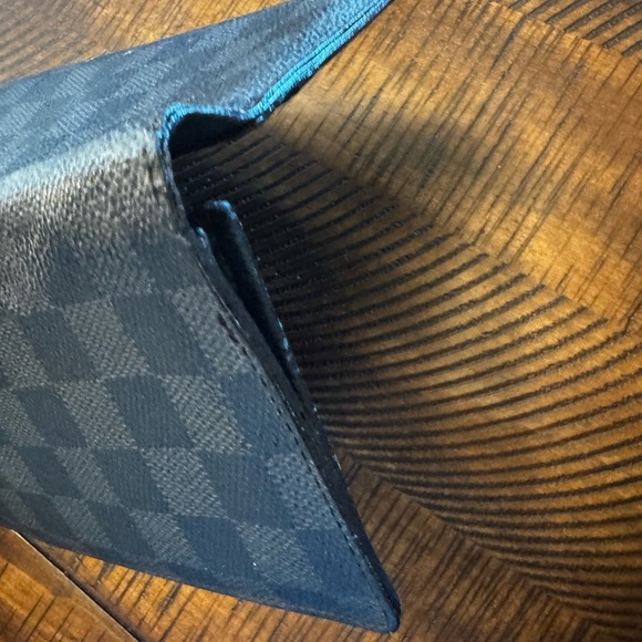 Louis Vuitton Damier Infini Porte feiulle
Brazza Long Wallet Purse/authentic - Picture 6 of 12